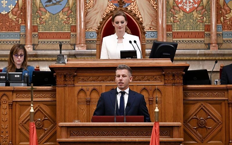 В Угорщині розслідуватимуть справу прем’єра про викрадений телефон
