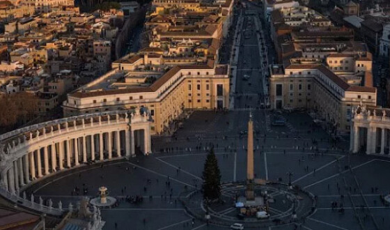 Ватикан продлил действие особых мер против коронавируса до 13 апреля