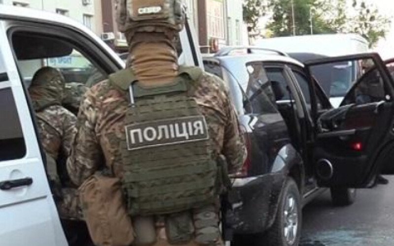 Київські поліцейські затримали банду за розбійні напади на будинки громадян