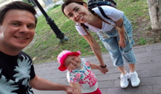 Дорофеева и Комаров собрали деньги на лечение малышки