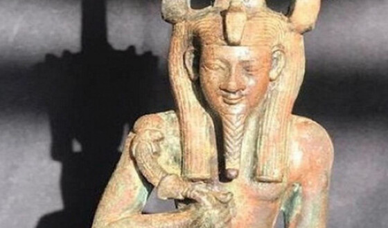 У Єгипті знайдено статую бога Нефертума, прикрашену дорогоцінними каменями