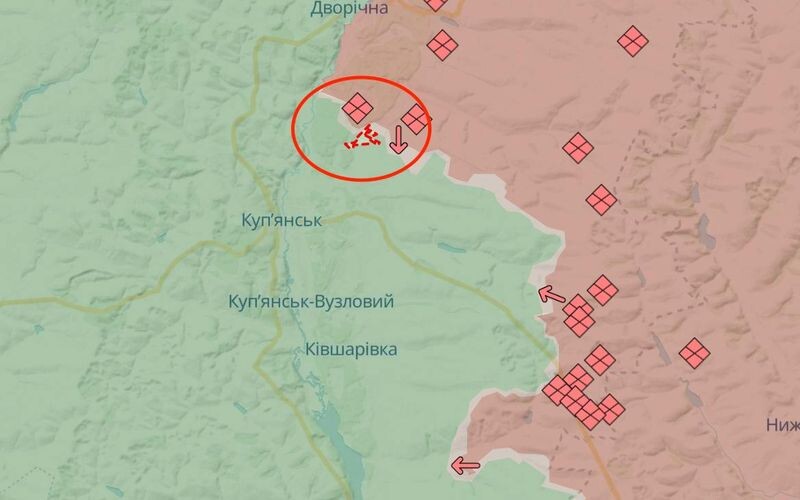 У селі Сіньківка окупанти вивісили російський прапор