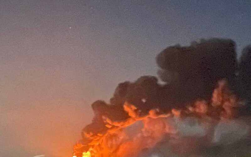 У Краснодарському краї на НПЗ виникла пожежа через атаку безпілотника
