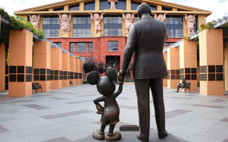 Disney отправит своих работников в неоплачиваемый отпуск