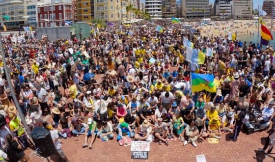 У Канарах тисячі людей вийшли на протест проти масового туризму