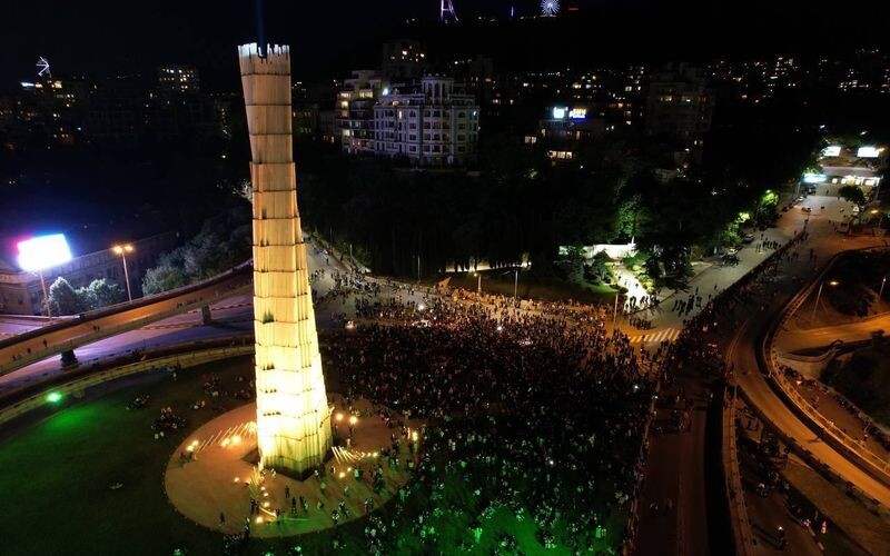 У Тбілісі тривають масові акції протесту