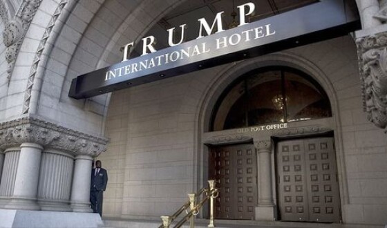 Колишній президент США Дональд Трамп продає свій готель у Вашингтоні за 375 млн доларів