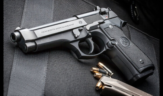 В РНБО заявили, що українцям планують роздати вогнепальну зброю для зберігання вдома