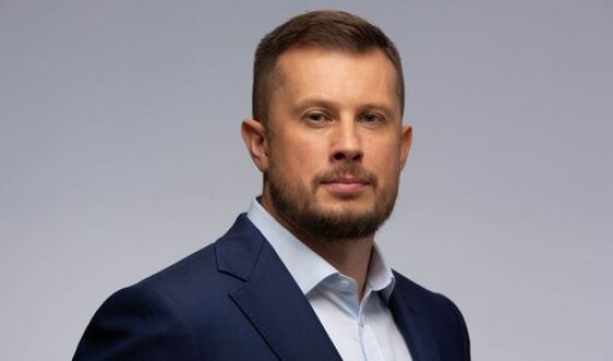 Екс-командир полку Азов Білецький побив Арестовича в офісі телеканалу