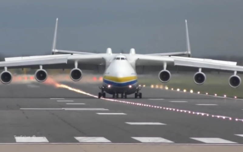 Український Ан-225 «Мрія» з новим українським двигуном вперше злетів