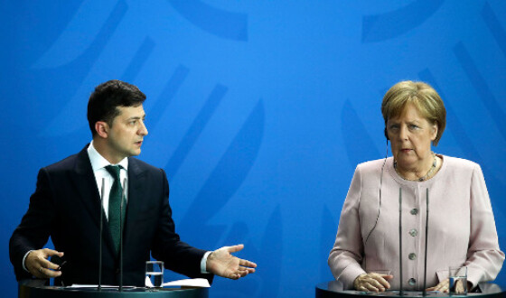 Меркель і Зеленський обговорили по телефону зустріч &#8220;нормандської четвірки&#8221;, транзит газу та Донбас
