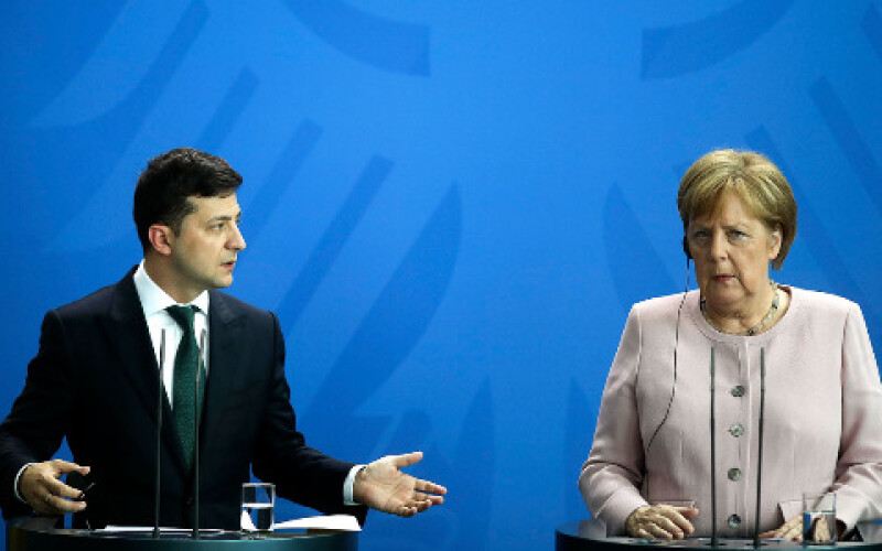Меркель і Зеленський обговорили по телефону зустріч &#8220;нормандської четвірки&#8221;, транзит газу та Донбас