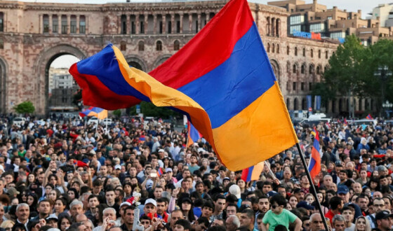У Вірменії опозиція розпочала процедуру оголошення імпічменту Пашиняну