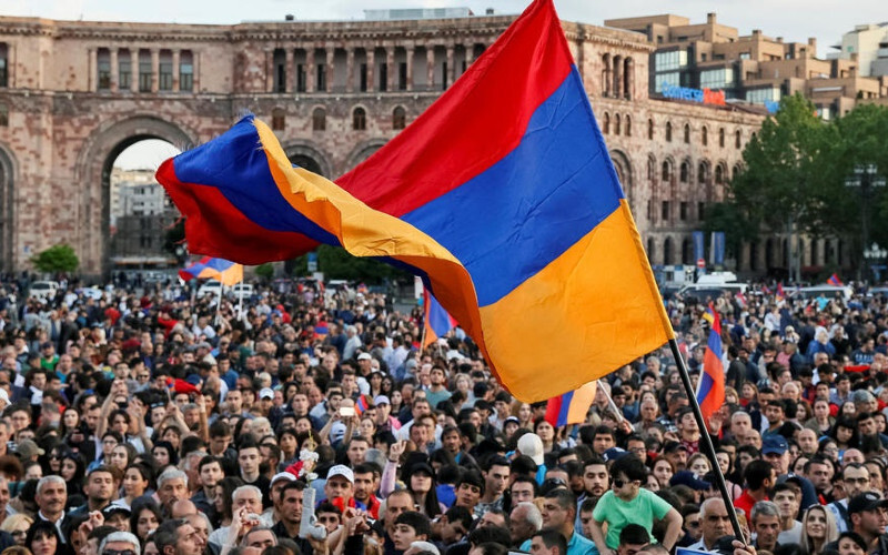У Вірменії опозиція розпочала процедуру оголошення імпічменту Пашиняну