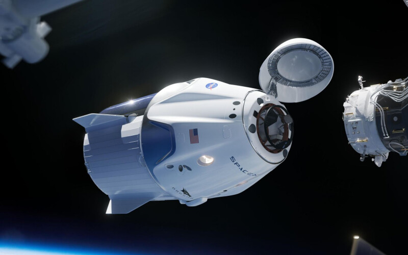Космічний корабель Crew Dragon із туристами успішно повернувся на Землю