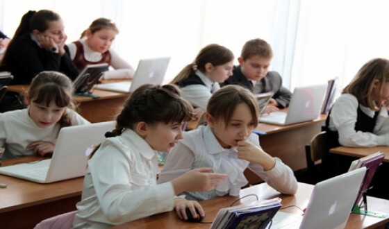 Украинских школьников будут учить медиаграмотности