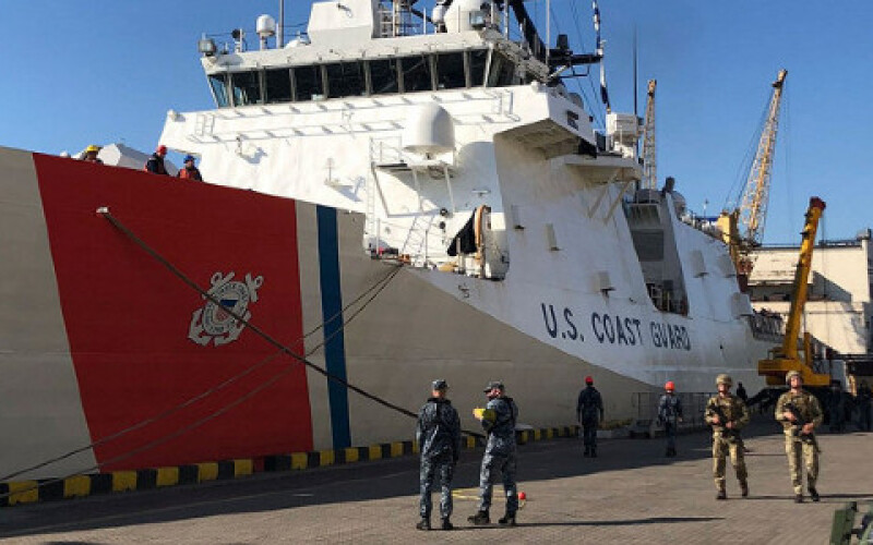 Американський фрегат увійшов в порт Одеси