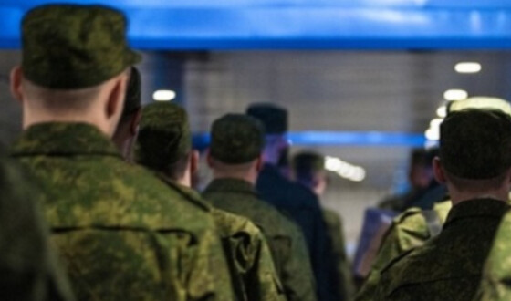 Коронавирус и призыв в армию: что происходит в Украине и России?