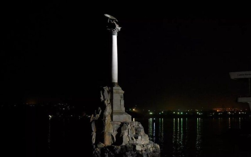 У центрі Севастополя після ракетної атаки зникло світло