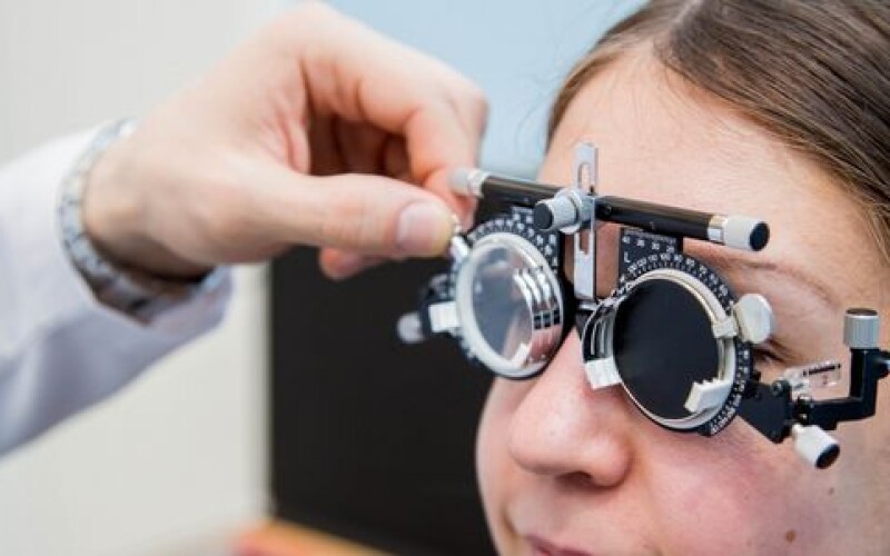 Австралийка потеряла зрение из-за просроченной на 20 лет туши