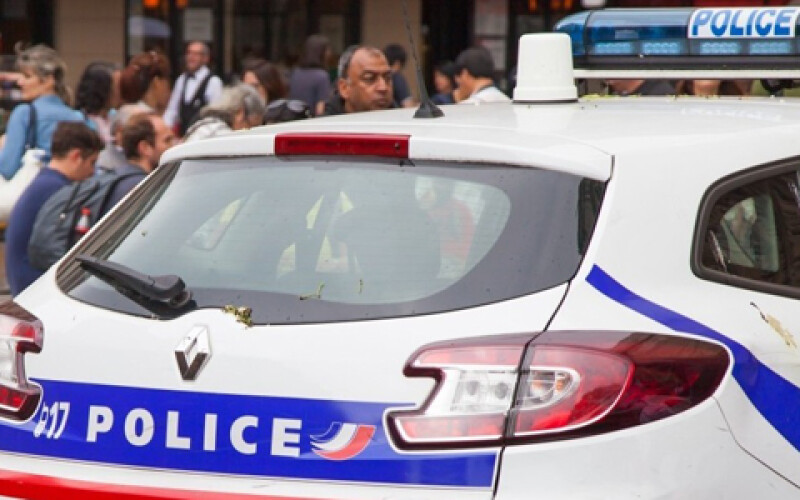 Во Франции введут штраф за домогательства к женщинам
