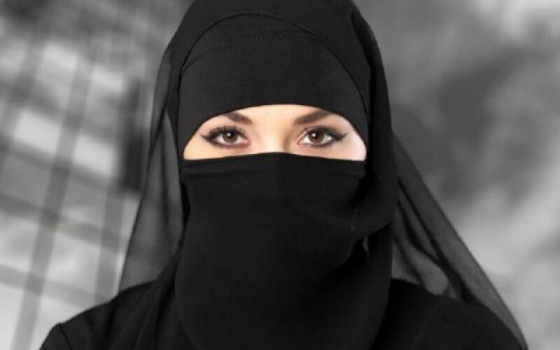 У Франції запропонували заборонити носіння хіджабу в громадських місцях