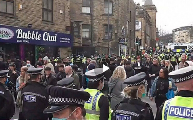 У британського Брадфорді відбулися жорсткі затримання протестувальників