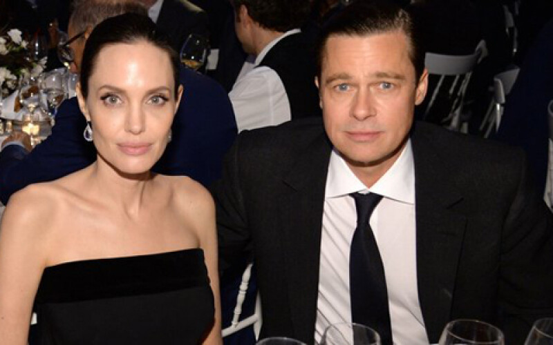 Бред Питт и Джоли все еще женаты