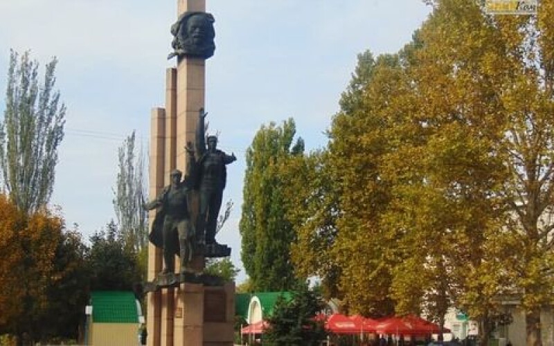 У Миколаєві міська рада дозволила демонтувати барельєф Леніну в місті