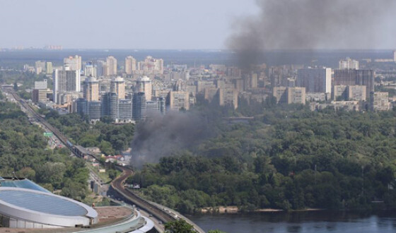 На территории Гидропарка в Киеве горит спортзал