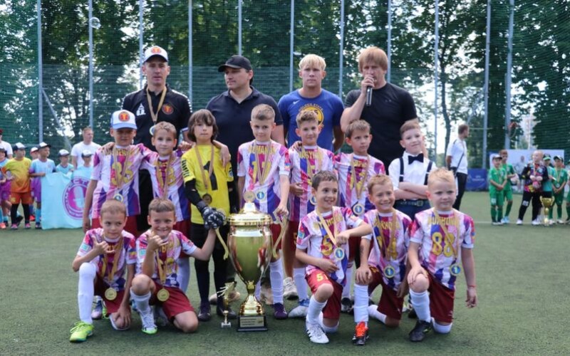 Золота Капібара, машина часу і дитячий футбол: Golden Union Cup