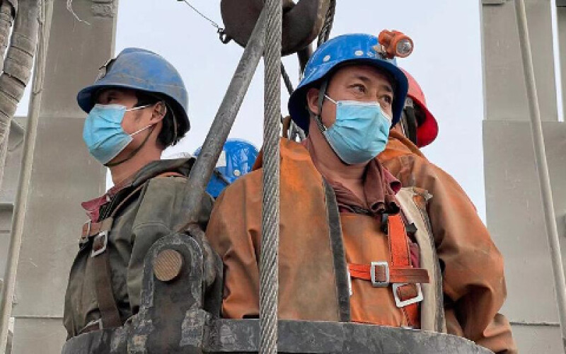 У затопленій шахті на півночі Китаю знайдено тіла трьох гірників