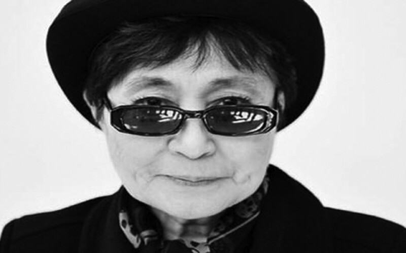 Вдова Леннона вынудила владельца бара «Йоко Моно» сменить название