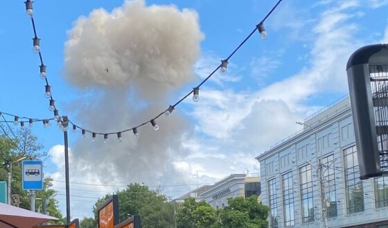 У Таганрозі Ростовської області РФ лунають вибухи та автоматні черги