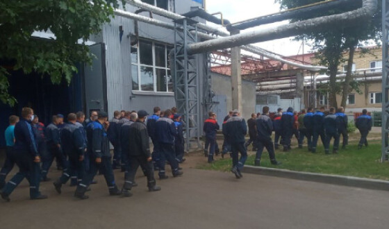 Фабрики, заводи і ринки приєдналися до страйків в Білорусі
