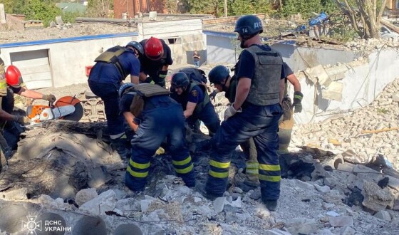 У Кривому Розі під завалами будівлі поліції виявили тіло першої жертви