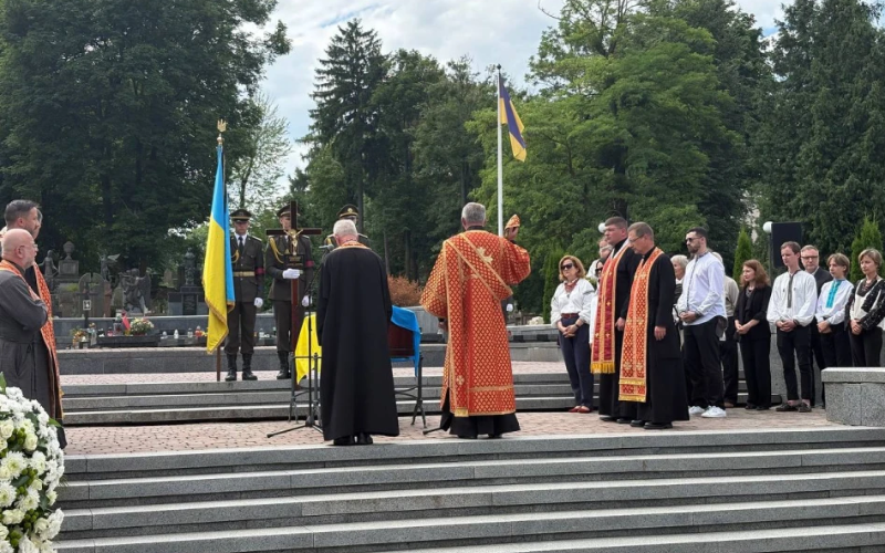У Львові попрощалися з нардепом Ярославом Рущишиним, який загинув у ДТП