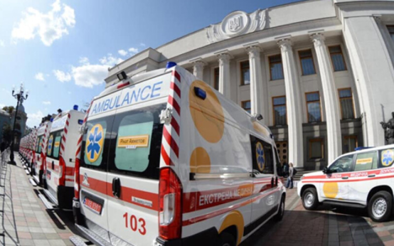 Украинским медикам передали 20 автомобилей &#8220;скорой помощи&#8221;