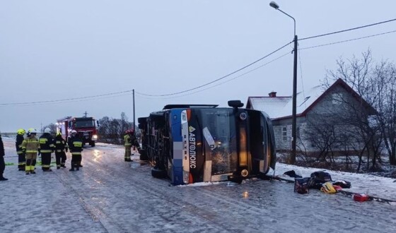 У Польщі внаслідок ДТП перекинувся автобус з українцями