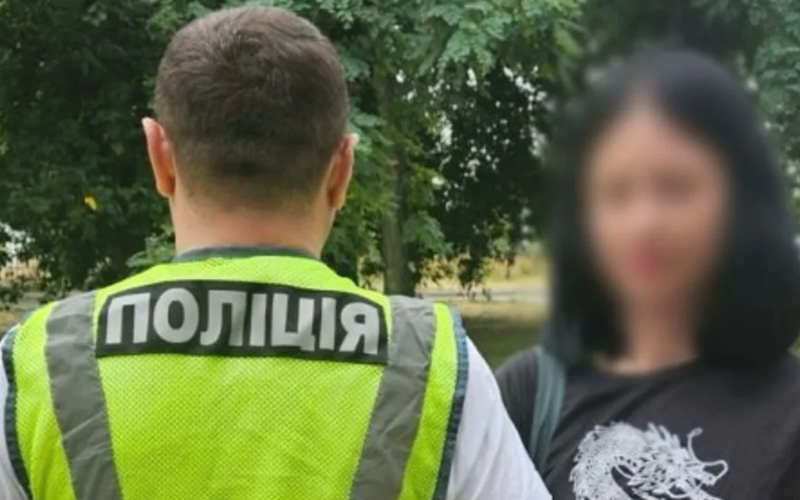 Дівчина, яка вигукувала «слава росії» в метро, не написала заяву на чоловіка, який її вдарив