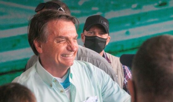 Президента Бразилії можуть звинуватити в масових вбивствах через COVID-19