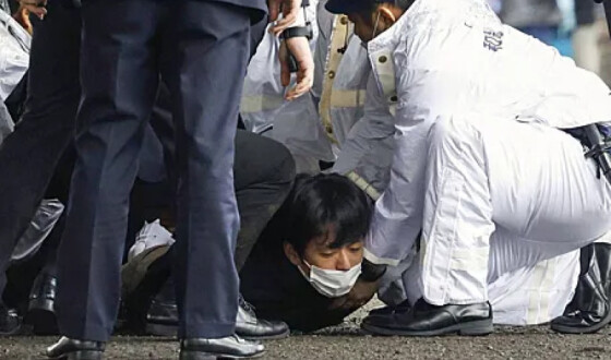 Стала відома особа організатора вибуху поряд із прем&#8217;єром Японії