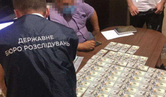 На хабарі затримали поліцейських Київської області
