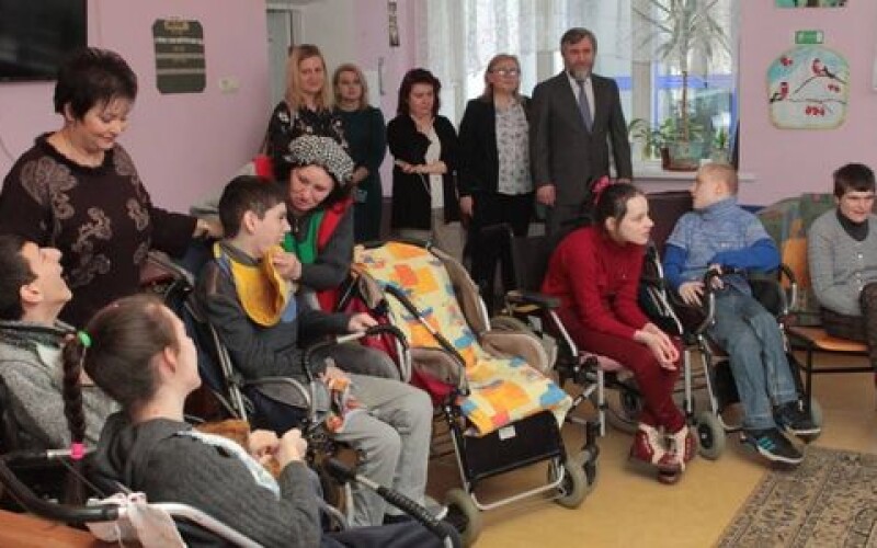 Вадим Новинский оказал финансовую помощь больным детям