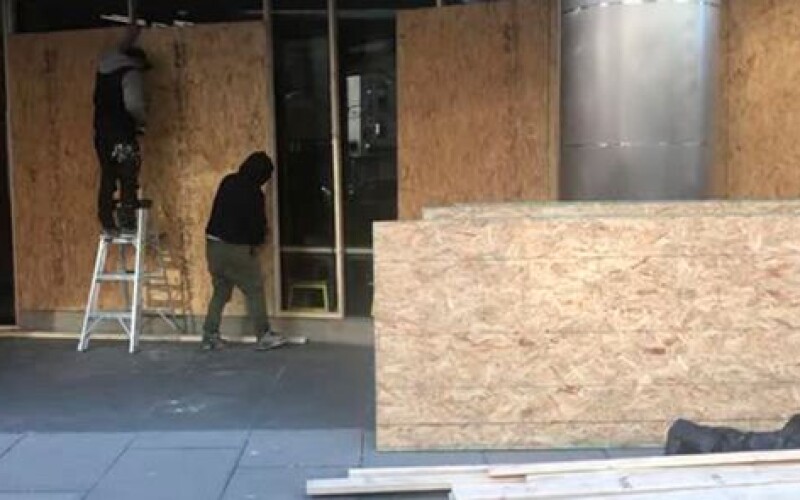 В офісах американських телеканалів забили вікна перед інавгурацією Байдена