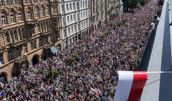 У Польщі опозиція провела наймасовіший антиурядовий протест