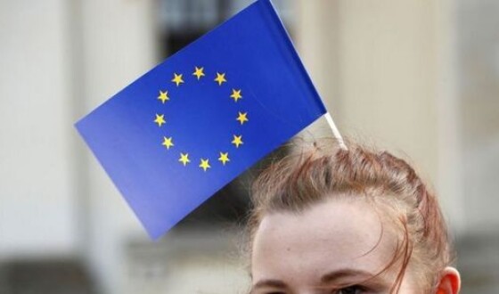 В ЕС по безвизу украинцев будут пускать за деньги и после проверки