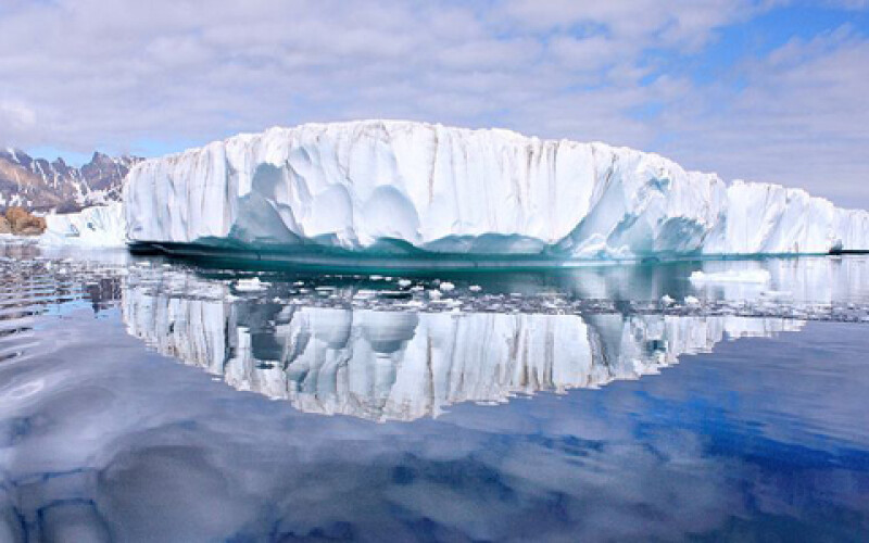 Эксперты заявили, что скорость таяния Гренландского ледника увеличилась в семь раз