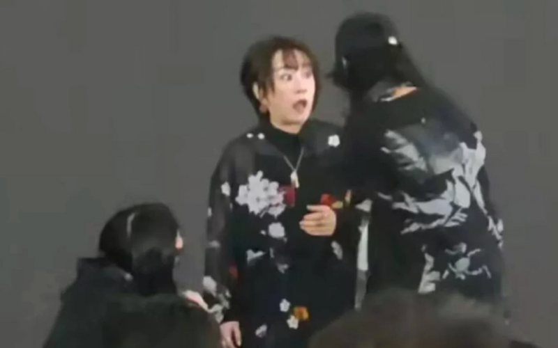 Концерт японської співачки в Китаї перервали посеред виступу через дипломатичну кризу