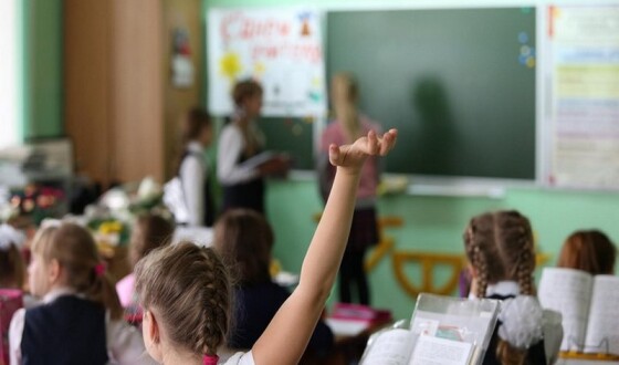 У київських школах будуть навчатись офлайн 240 тисяч школярів 